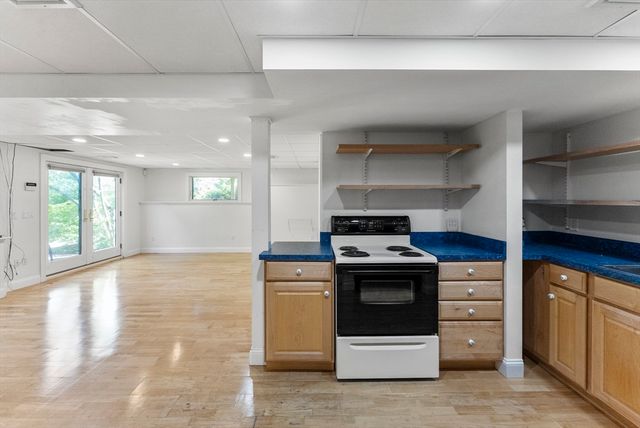 322 R Center Hill Rd, Plymouth, MA 02360