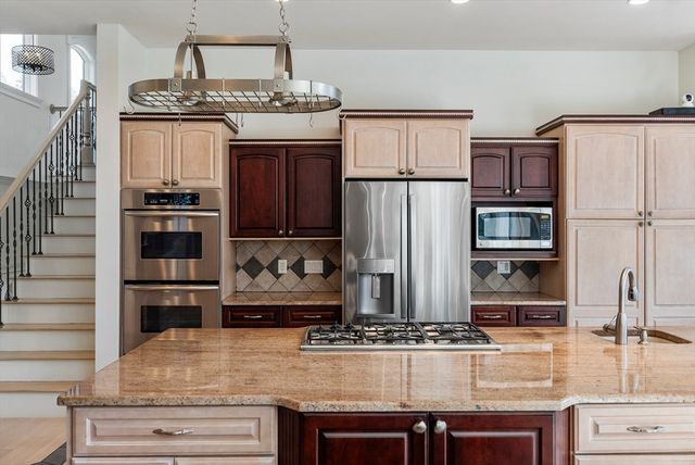 322 R Center Hill Rd, Plymouth, MA 02360