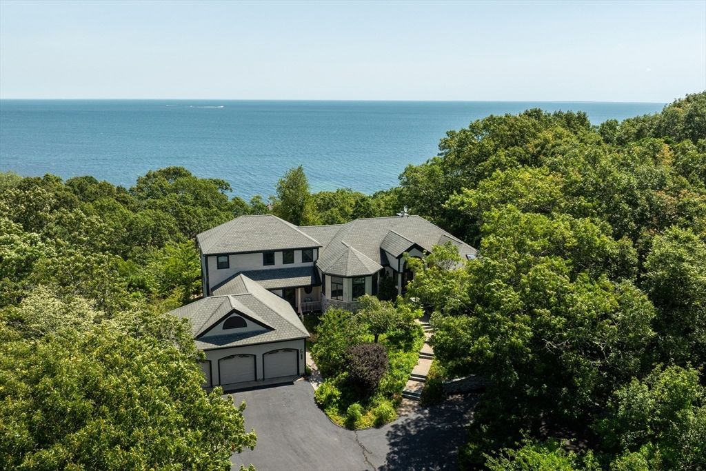 322 R Center Hill Rd, Plymouth, MA 02360