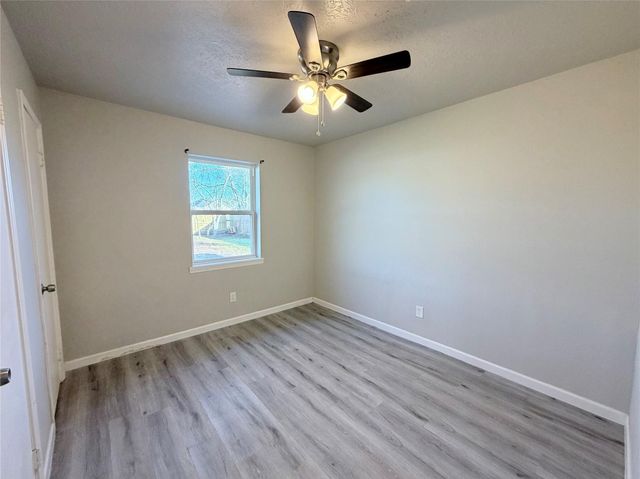 214 S Texas Street, Texas City, TX 77591