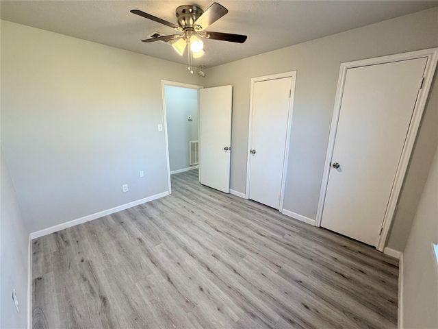 214 S Texas Street, Texas City, TX 77591