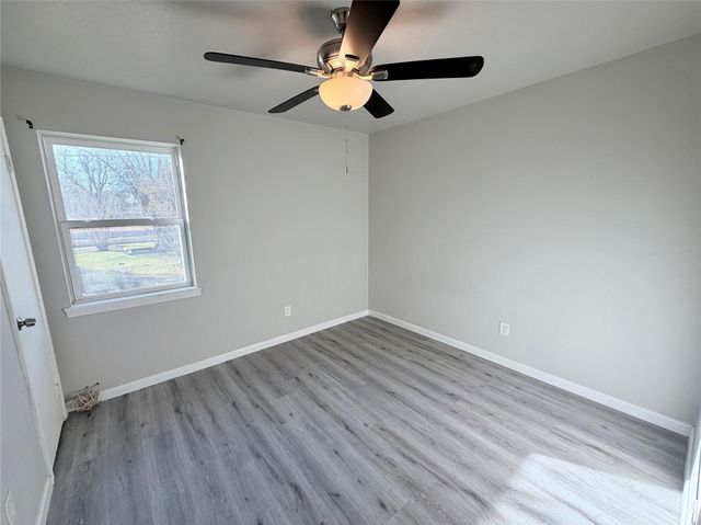 214 S Texas Street, Texas City, TX 77591