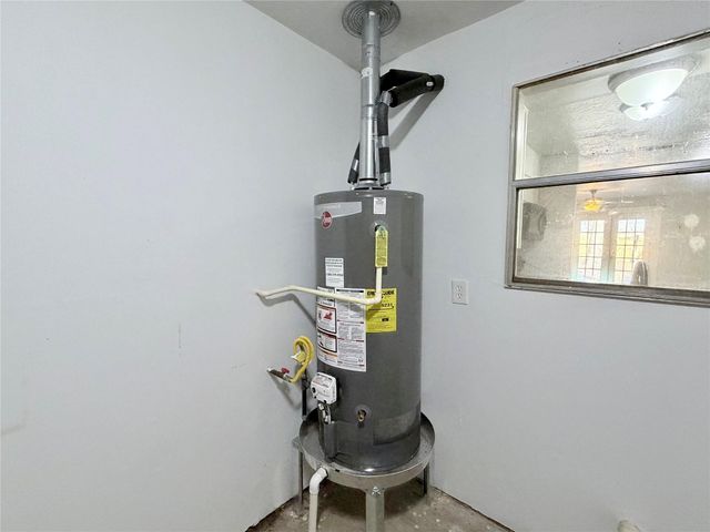 214 S Texas Street, Texas City, TX 77591