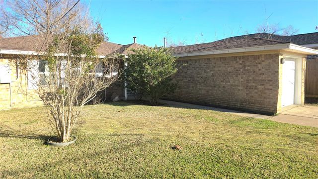 214 S Texas Street, Texas City, TX 77591