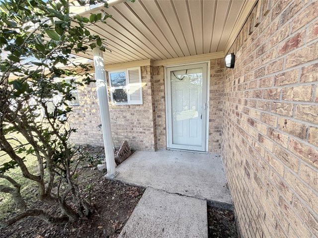 214 S Texas Street, Texas City, TX 77591