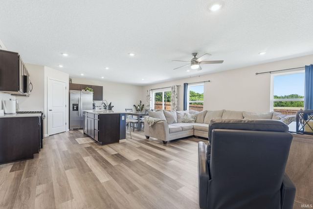 1026 Miller Woods Way, New Haven, IN 46774