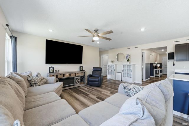 1026 Miller Woods Way, New Haven, IN 46774