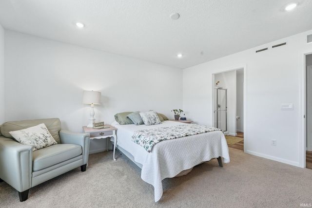 1026 Miller Woods Way, New Haven, IN 46774