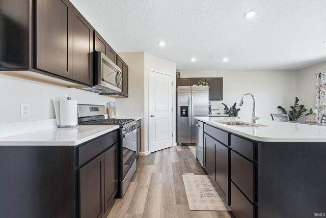 1026 Miller Woods Way, New Haven, IN 46774