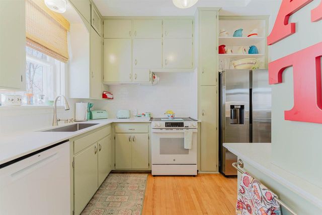 1016 WASHINGTON AVENUE, Oshkosh, WI 54901