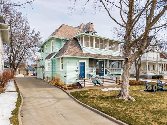 1016 WASHINGTON AVENUE, Oshkosh, WI 54901