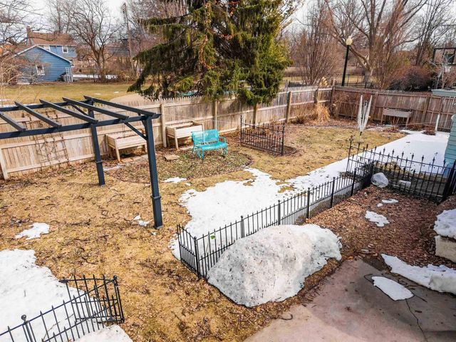 1016 WASHINGTON AVENUE, Oshkosh, WI 54901