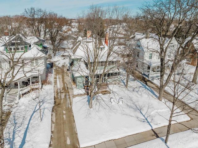 1016 WASHINGTON AVENUE, Oshkosh, WI 54901