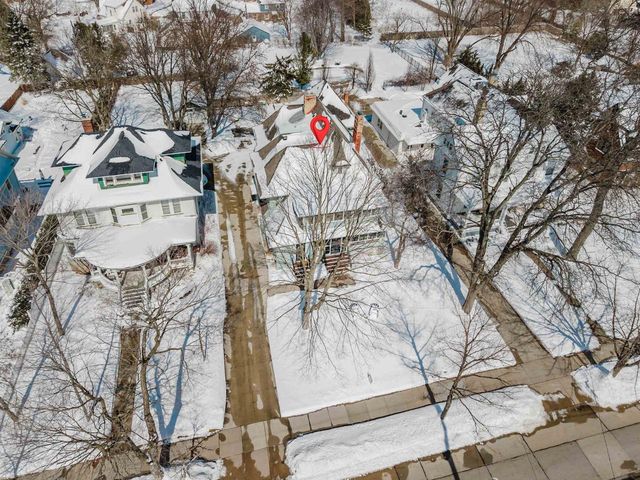 1016 WASHINGTON AVENUE, Oshkosh, WI 54901