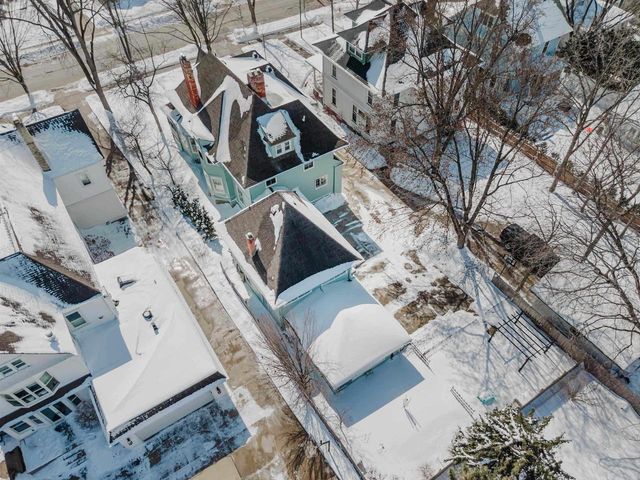 1016 WASHINGTON AVENUE, Oshkosh, WI 54901