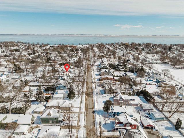 1016 WASHINGTON AVENUE, Oshkosh, WI 54901