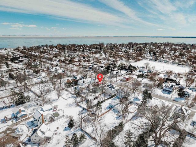 1016 WASHINGTON AVENUE, Oshkosh, WI 54901