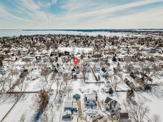 1016 WASHINGTON AVENUE, Oshkosh, WI 54901