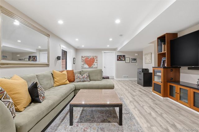 7900 E Dartmouth Avenue 60, Denver, CO 80231