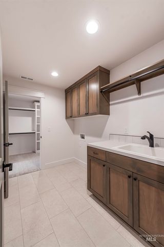 410 S Diesel Way, Boise, ID 83716