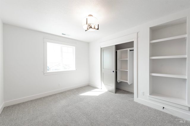 410 S Diesel Way, Boise, ID 83716