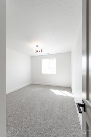 410 S Diesel Way, Boise, ID 83716