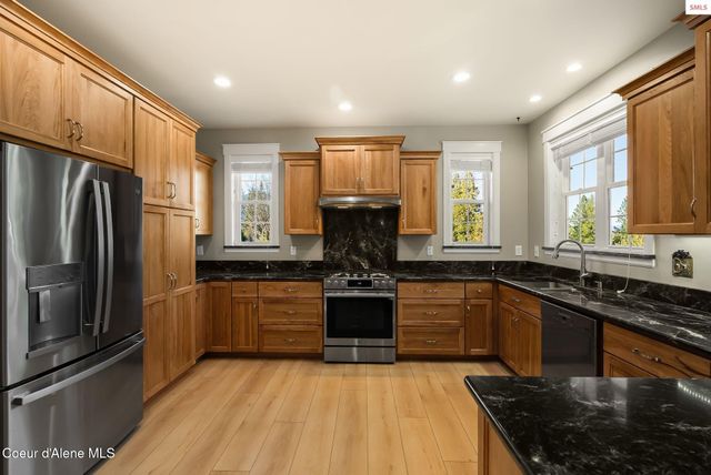 266 Syringa Heights RD, Sandpoint, ID 83864