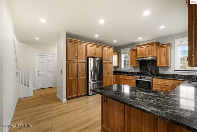 266 Syringa Heights RD, Sandpoint, ID 83864
