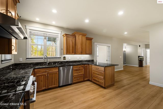 266 Syringa Heights RD, Sandpoint, ID 83864