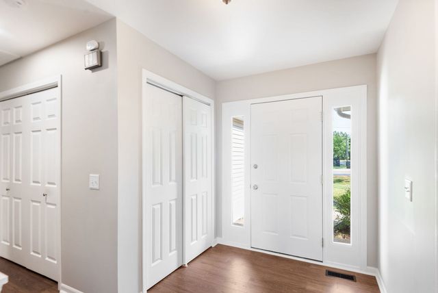1207 Main Street Road, Spring Grove, IL 60081