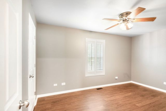 1207 Main Street Road, Spring Grove, IL 60081