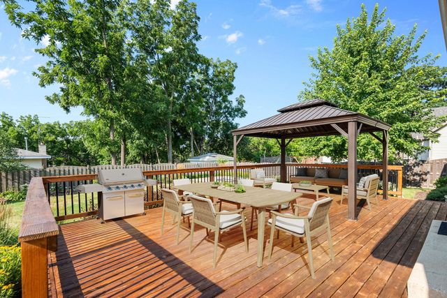1207 Main Street Road, Spring Grove, IL 60081