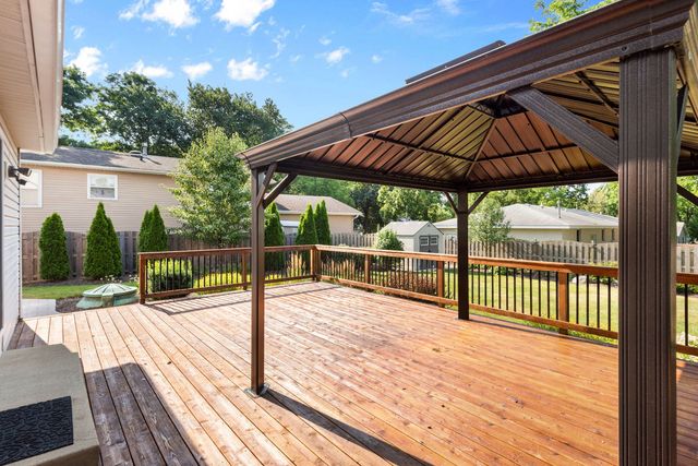 1207 Main Street Road, Spring Grove, IL 60081