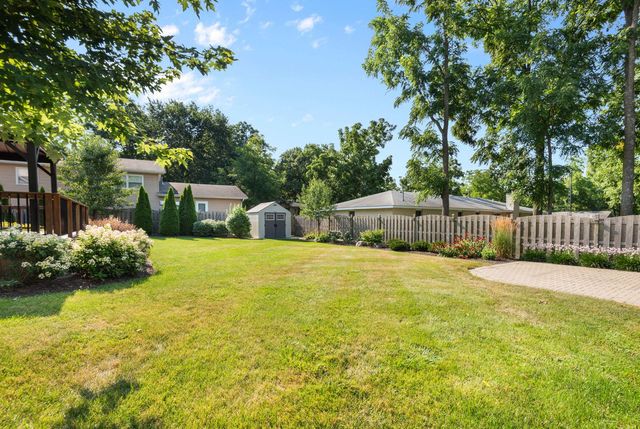 1207 Main Street Road, Spring Grove, IL 60081