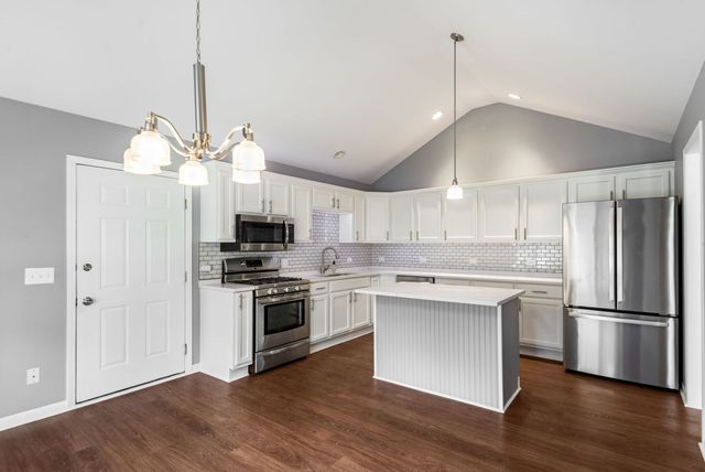 1207 Main Street Road, Spring Grove, IL 60081