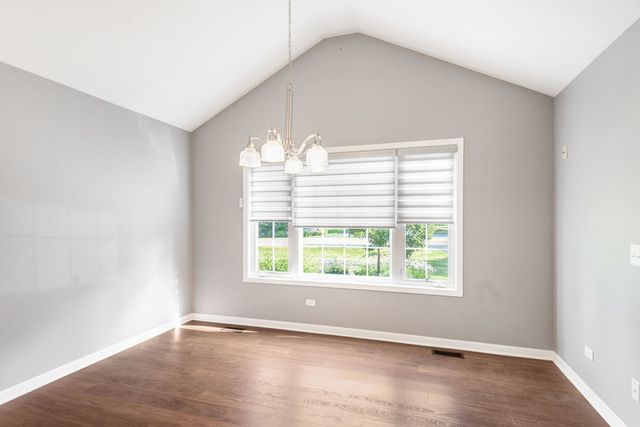 1207 Main Street Road, Spring Grove, IL 60081