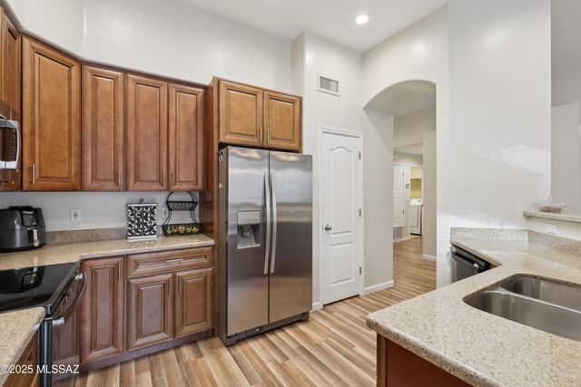 7444 E Calle Infinito, Tucson, AZ 85715