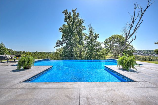 4205 S Watercrest Drive, Rogers, AR 72758