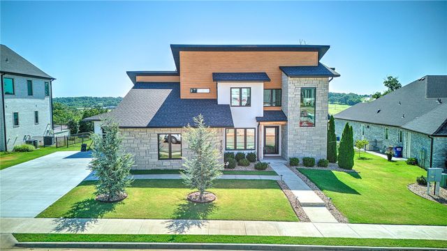 4205 S Watercrest Drive, Rogers, AR 72758