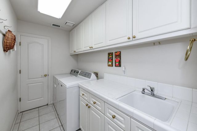 3014 W Brompton Lane, Fresno, CA 93711