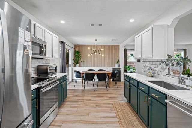 120 Hillhouse LN, Manchaca, TX 78652