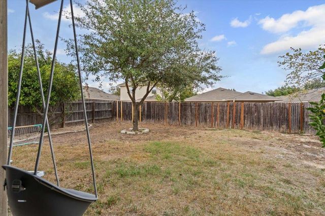 120 Hillhouse LN, Manchaca, TX 78652