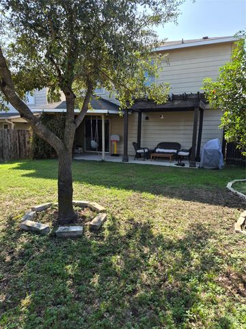120 Hillhouse LN, Manchaca, TX 78652