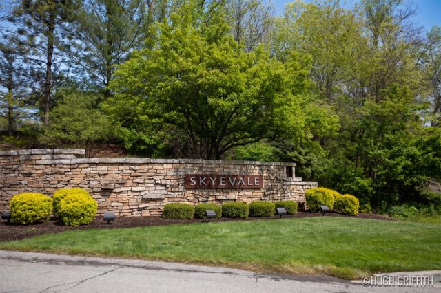 899 Skyevale Ne, Ada Twp, MI 49301