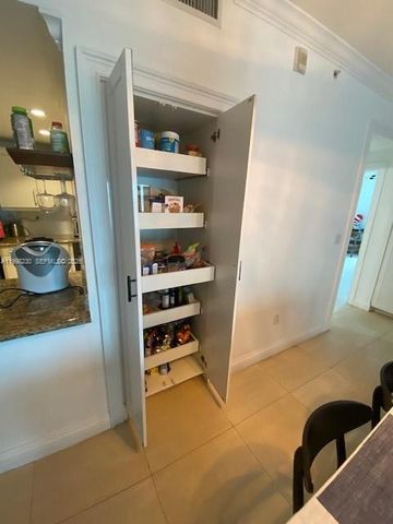 7270 SW 88th St B306, Miami, FL 33156