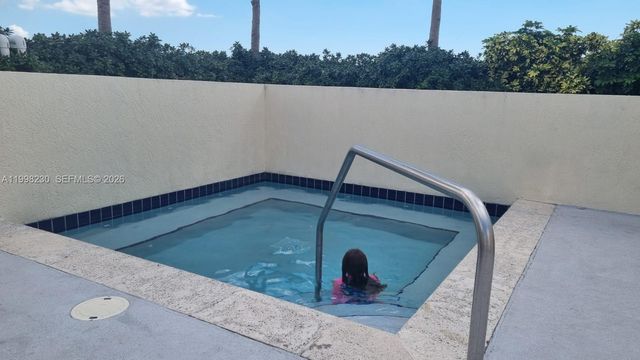 7270 SW 88th St B306, Miami, FL 33156