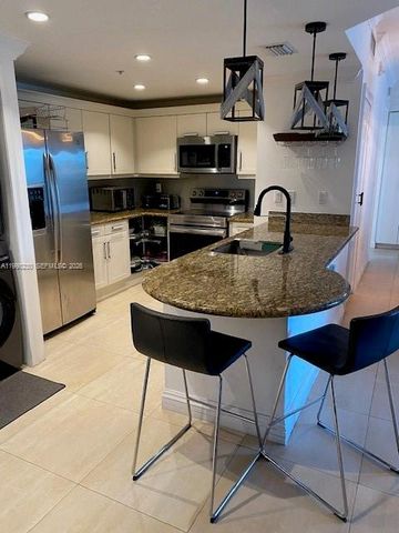 7270 SW 88th St B306, Miami, FL 33156