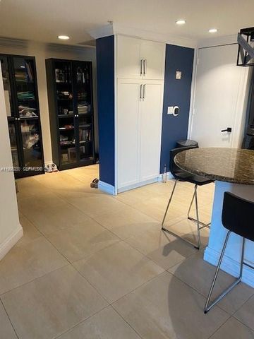 7270 SW 88th St B306, Miami, FL 33156