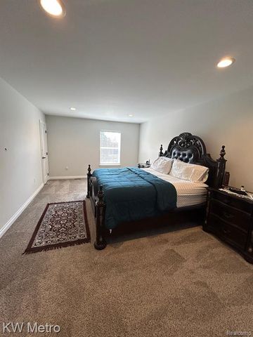 2323 E Maple Road, Troy, MI 48083