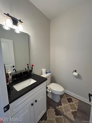 2323 E Maple Road, Troy, MI 48083